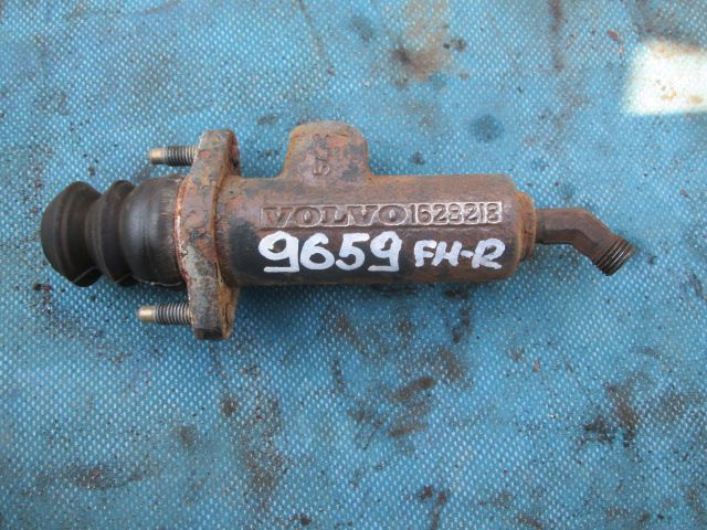 Цилиндр сцепления главный Volvo 1628218